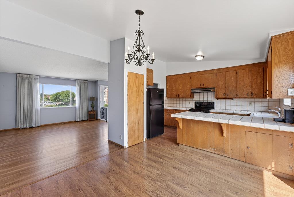 Detail Gallery Image 4 of 38 For 254 Rogers Ave, Watsonville,  CA 95076 - 5 Beds | 3 Baths