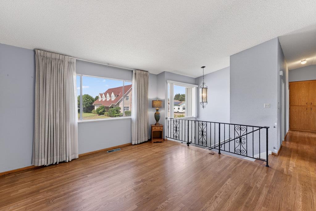 Detail Gallery Image 7 of 38 For 254 Rogers Ave, Watsonville,  CA 95076 - 5 Beds | 3 Baths