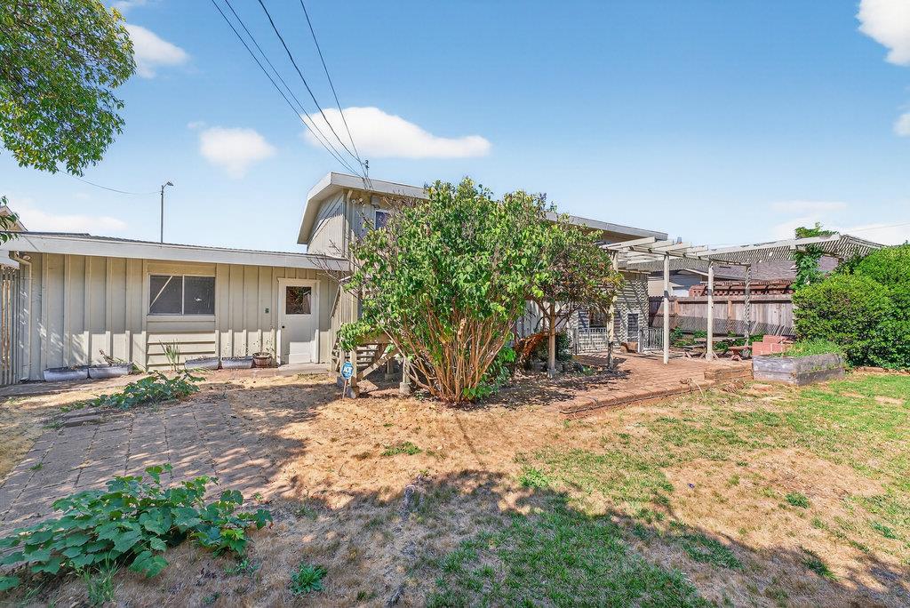 Detail Gallery Image 9 of 38 For 254 Rogers Ave, Watsonville,  CA 95076 - 5 Beds | 3 Baths