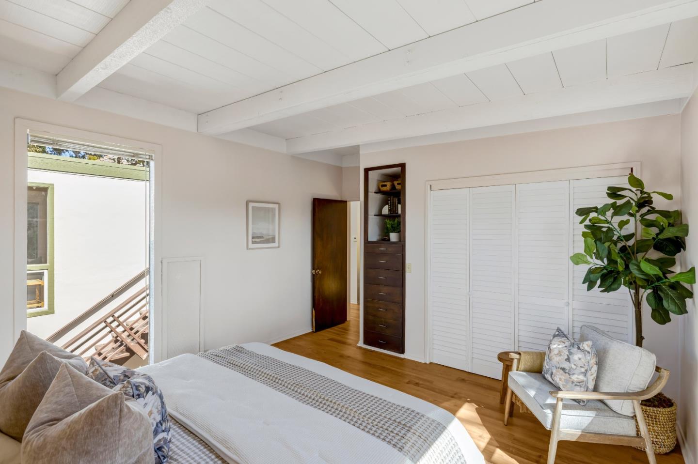 Detail Gallery Image 15 of 44 For 229 7th St, Pacific Grove,  CA 93950 - 3 Beds | 2 Baths