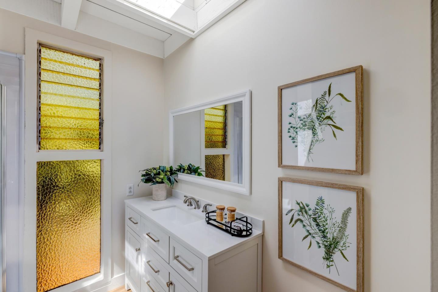 Detail Gallery Image 16 of 44 For 229 7th St, Pacific Grove,  CA 93950 - 3 Beds | 2 Baths