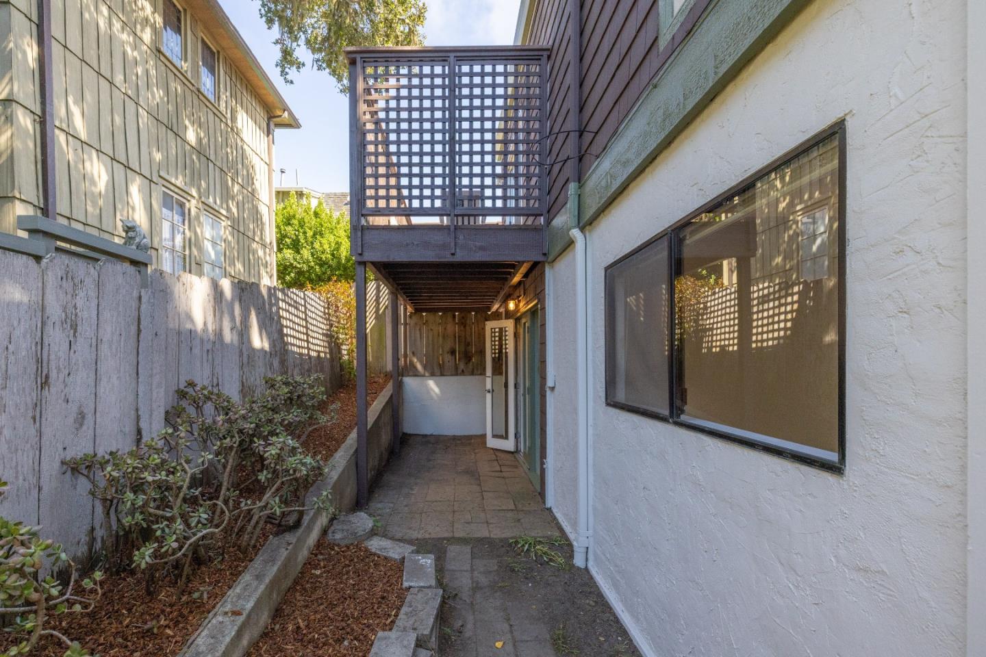 Detail Gallery Image 32 of 44 For 229 7th St, Pacific Grove,  CA 93950 - 3 Beds | 2 Baths