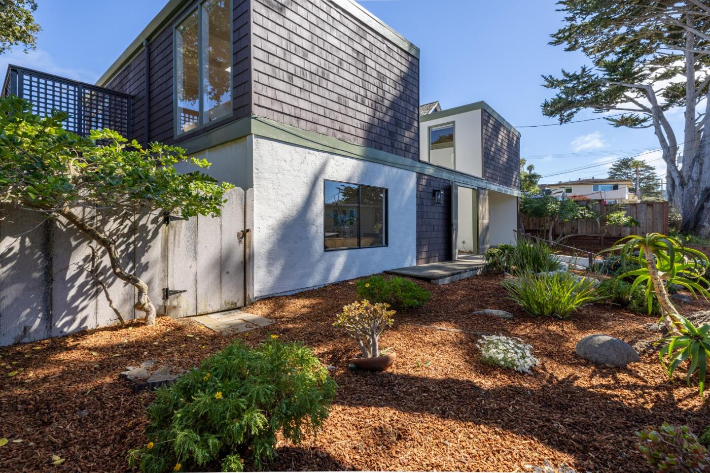 Detail Gallery Image 38 of 44 For 229 7th St, Pacific Grove,  CA 93950 - 3 Beds | 2 Baths