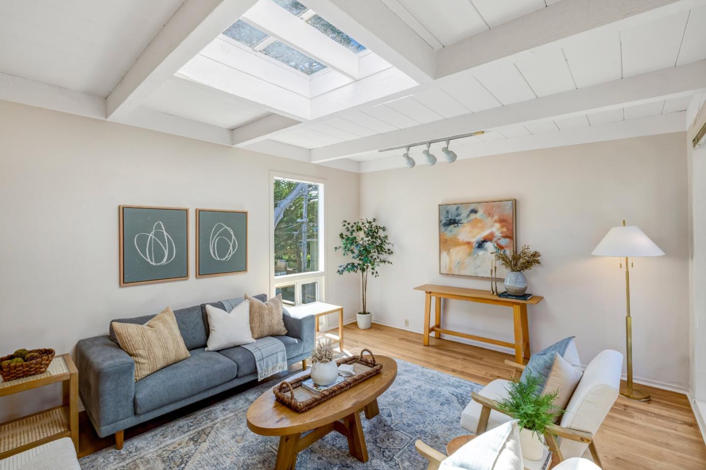Detail Gallery Image 8 of 44 For 229 7th St, Pacific Grove,  CA 93950 - 3 Beds | 2 Baths