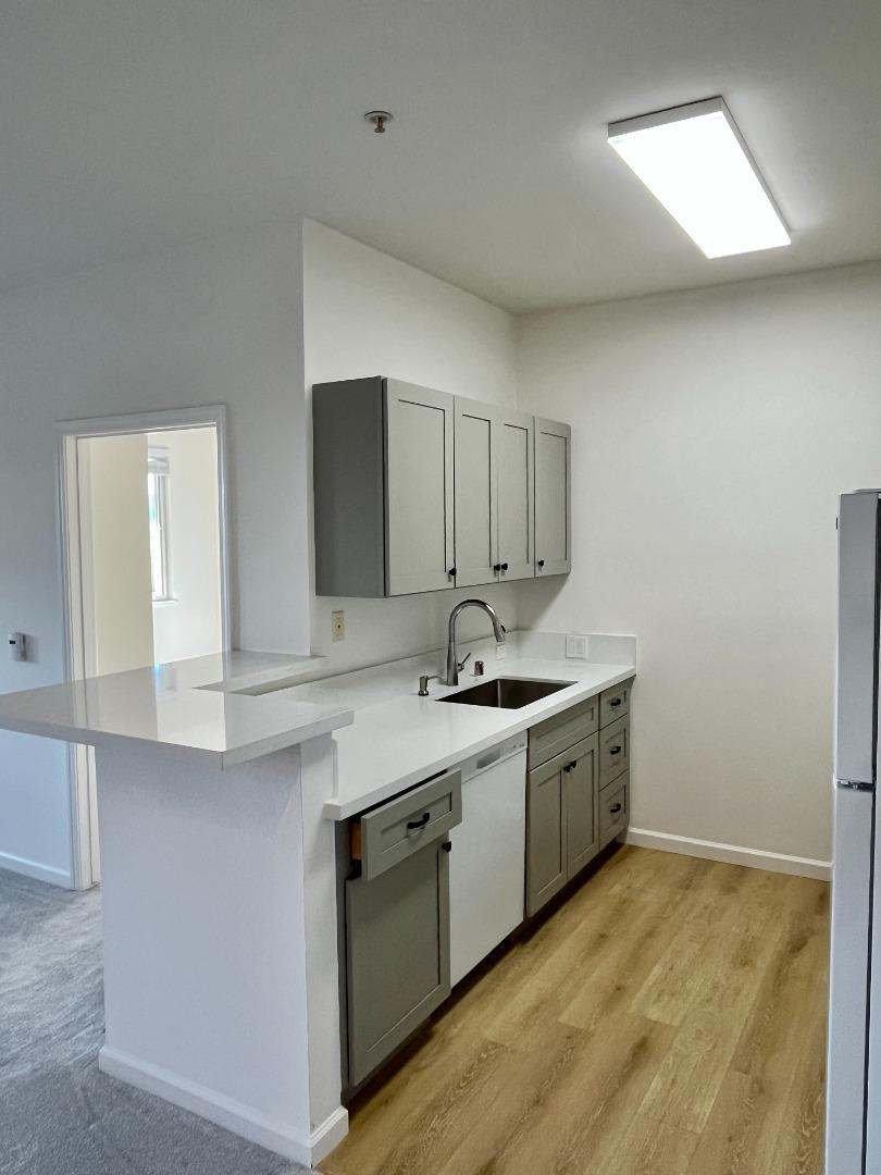 Detail Gallery Image 7 of 18 For 401 S Norfolk St #305,  San Mateo,  CA 94401 - 2 Beds | 2 Baths