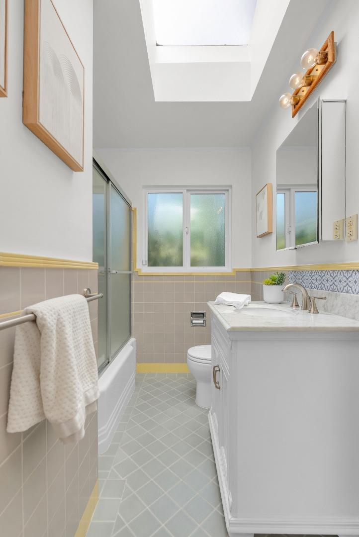 Detail Gallery Image 13 of 36 For 1249 Marilyn Ct, Mountain View,  CA 94040 - 3 Beds | 2 Baths