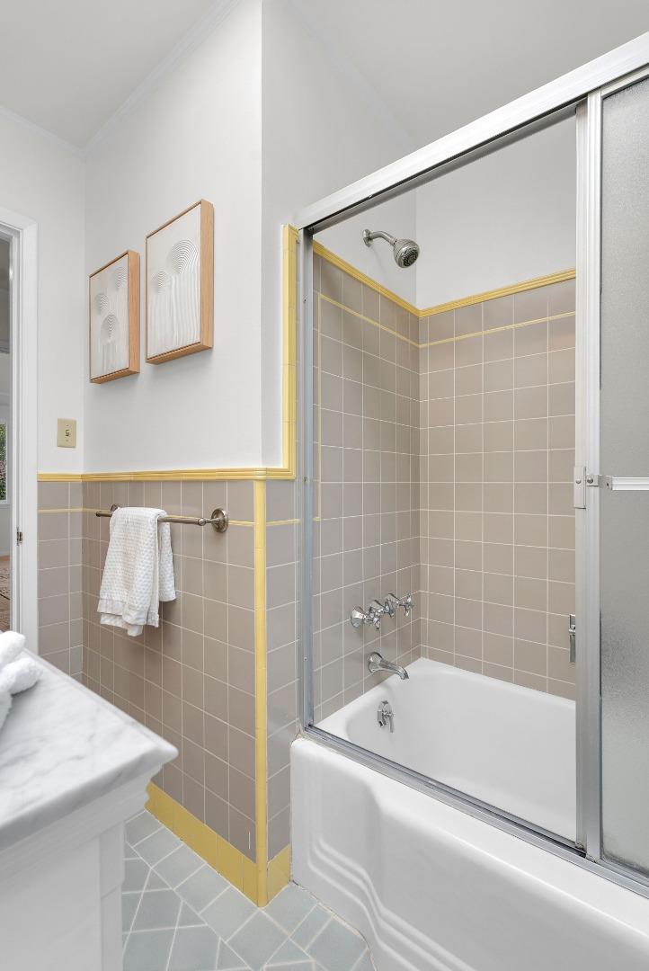 Detail Gallery Image 14 of 36 For 1249 Marilyn Ct, Mountain View,  CA 94040 - 3 Beds | 2 Baths