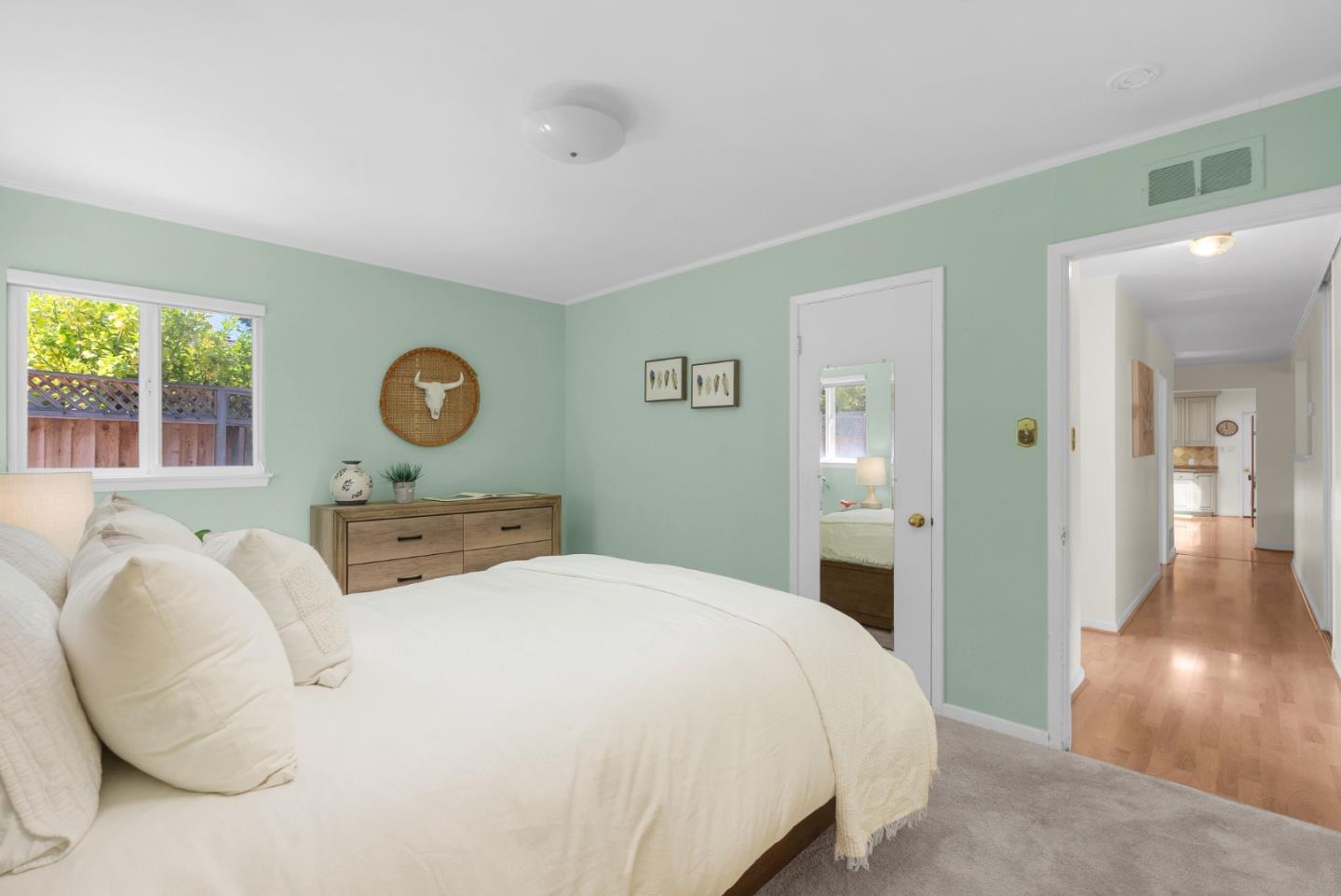 Detail Gallery Image 16 of 36 For 1249 Marilyn Ct, Mountain View,  CA 94040 - 3 Beds | 2 Baths