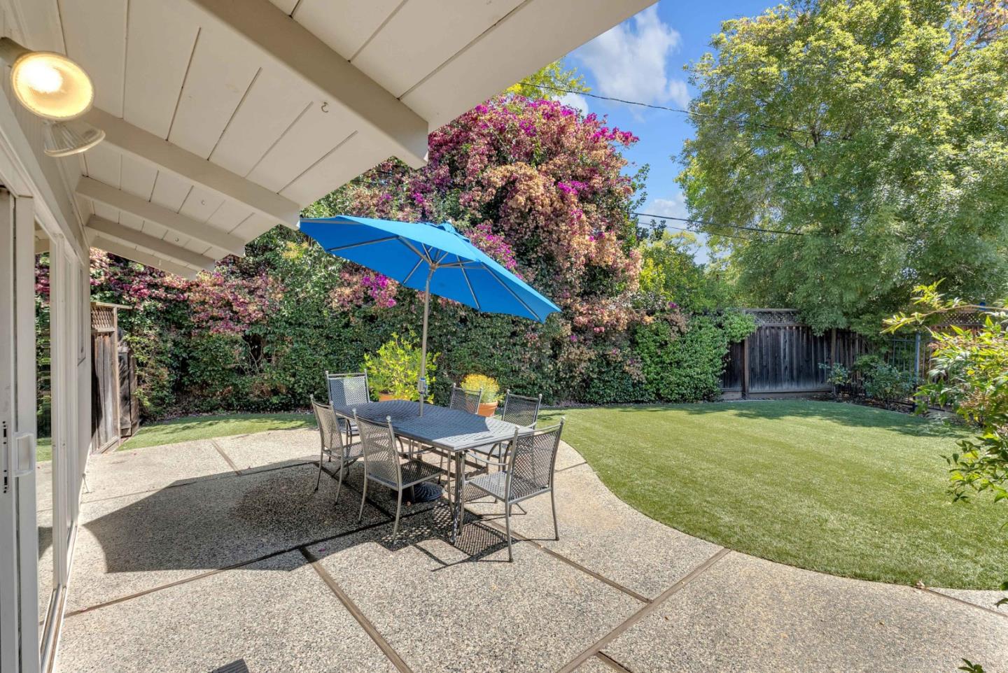 Detail Gallery Image 21 of 36 For 1249 Marilyn Ct, Mountain View,  CA 94040 - 3 Beds | 2 Baths