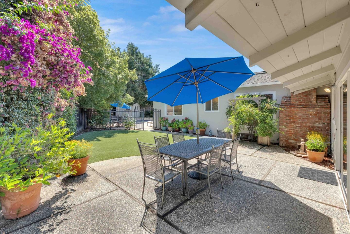 Detail Gallery Image 22 of 36 For 1249 Marilyn Ct, Mountain View,  CA 94040 - 3 Beds | 2 Baths