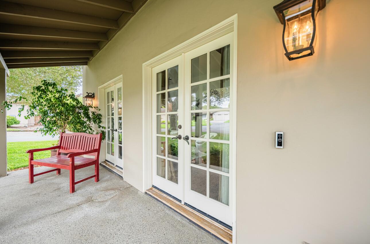 Detail Gallery Image 12 of 66 For 25603 Creekview Cir, Salinas,  CA 93908 - 4 Beds | 3 Baths