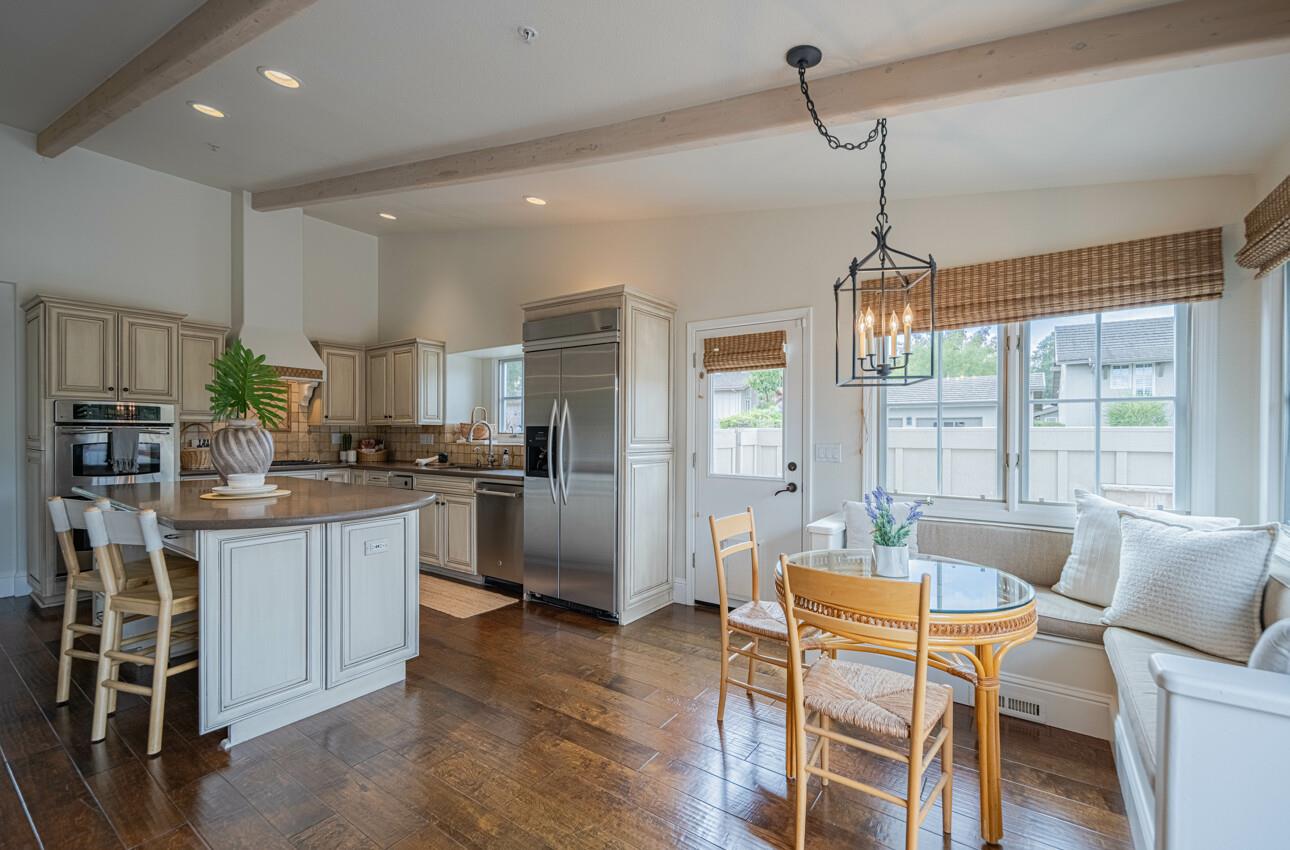 Detail Gallery Image 21 of 66 For 25603 Creekview Cir, Salinas,  CA 93908 - 4 Beds | 3 Baths