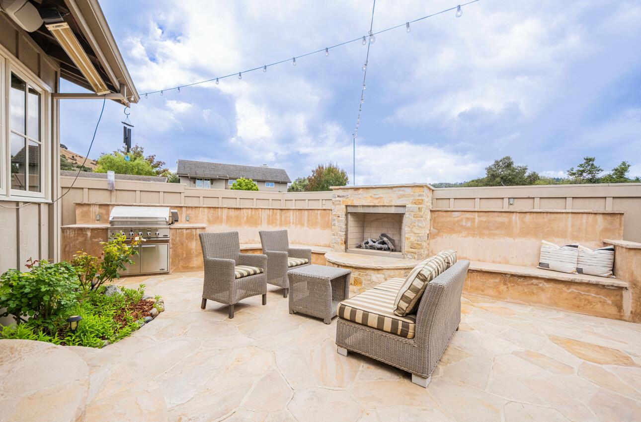 Detail Gallery Image 27 of 66 For 25603 Creekview Cir, Salinas,  CA 93908 - 4 Beds | 3 Baths