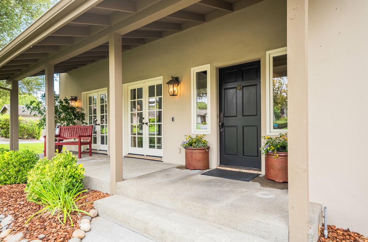 Detail Gallery Image 5 of 66 For 25603 Creekview Cir, Salinas,  CA 93908 - 4 Beds | 3 Baths