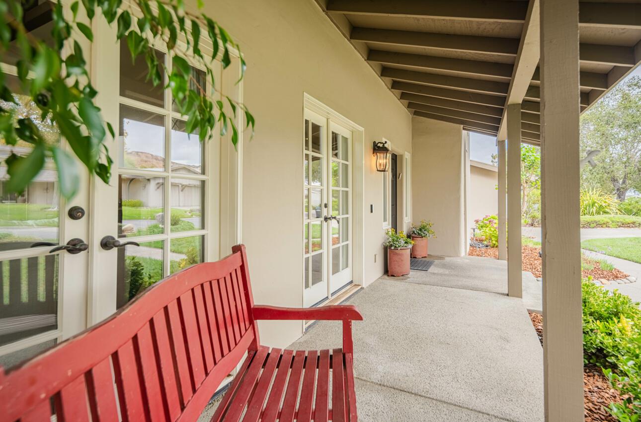 Detail Gallery Image 6 of 66 For 25603 Creekview Cir, Salinas,  CA 93908 - 4 Beds | 3 Baths