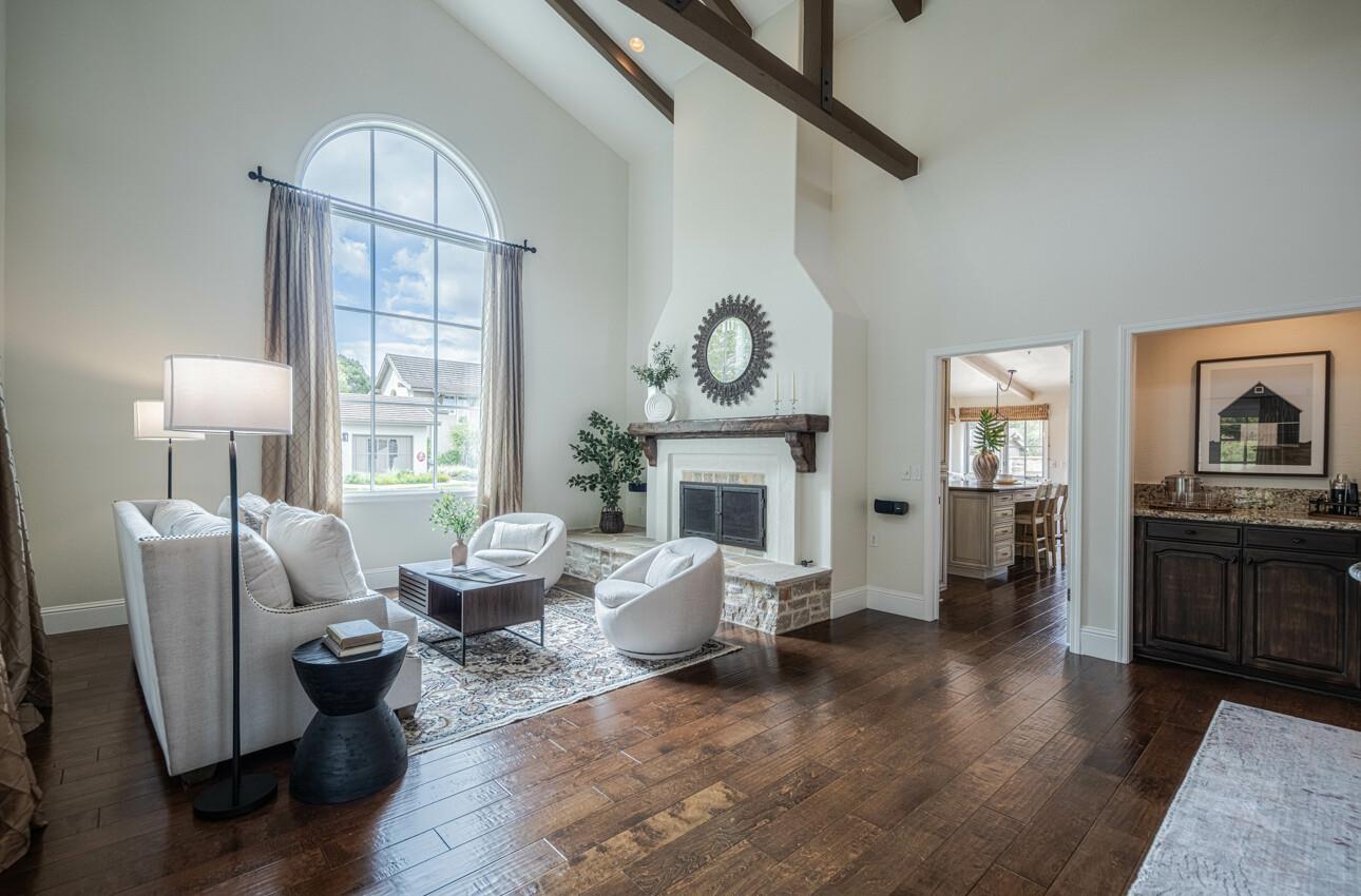 Detail Gallery Image 8 of 66 For 25603 Creekview Cir, Salinas,  CA 93908 - 4 Beds | 3 Baths