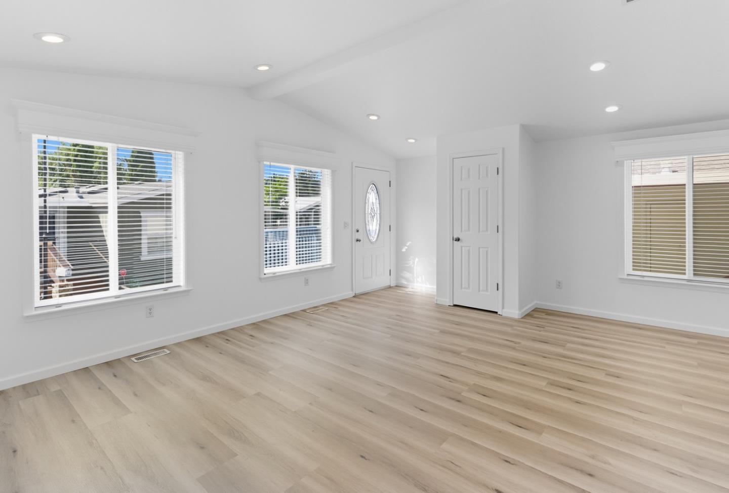 Detail Gallery Image 11 of 23 For 6011 Scotts Valley Dr #15,  Scotts Valley,  CA 95066 - 4 Beds | 2 Baths