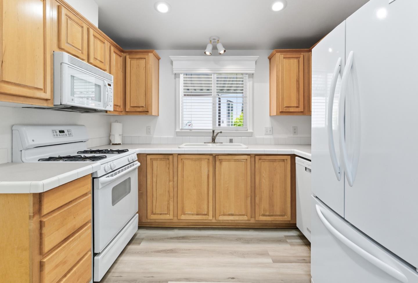 Detail Gallery Image 7 of 23 For 6011 Scotts Valley Dr #15,  Scotts Valley,  CA 95066 - 4 Beds | 2 Baths