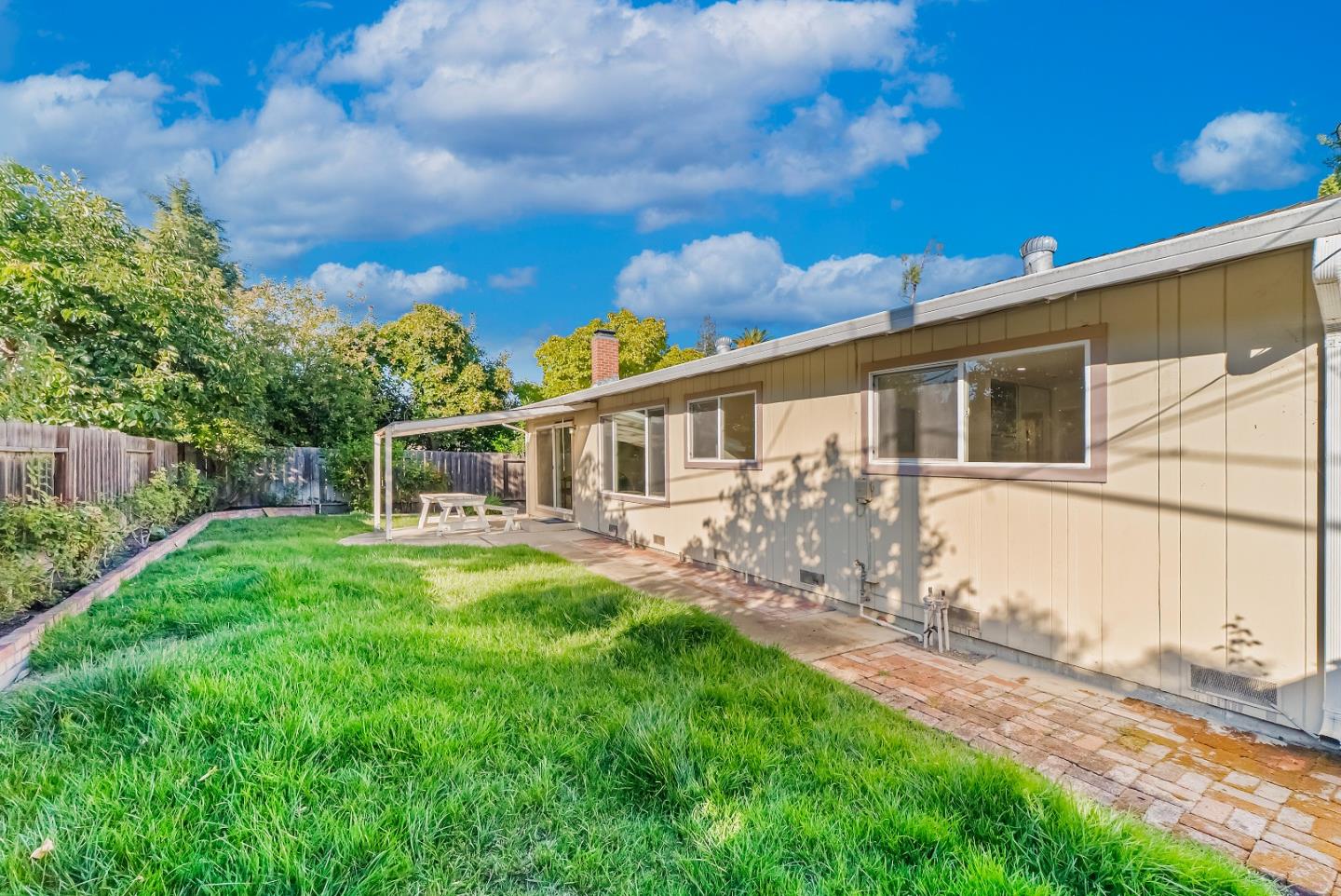 Detail Gallery Image 34 of 39 For 884 San Simeon Dr, Mountain View,  CA 94043 - 4 Beds | 2 Baths