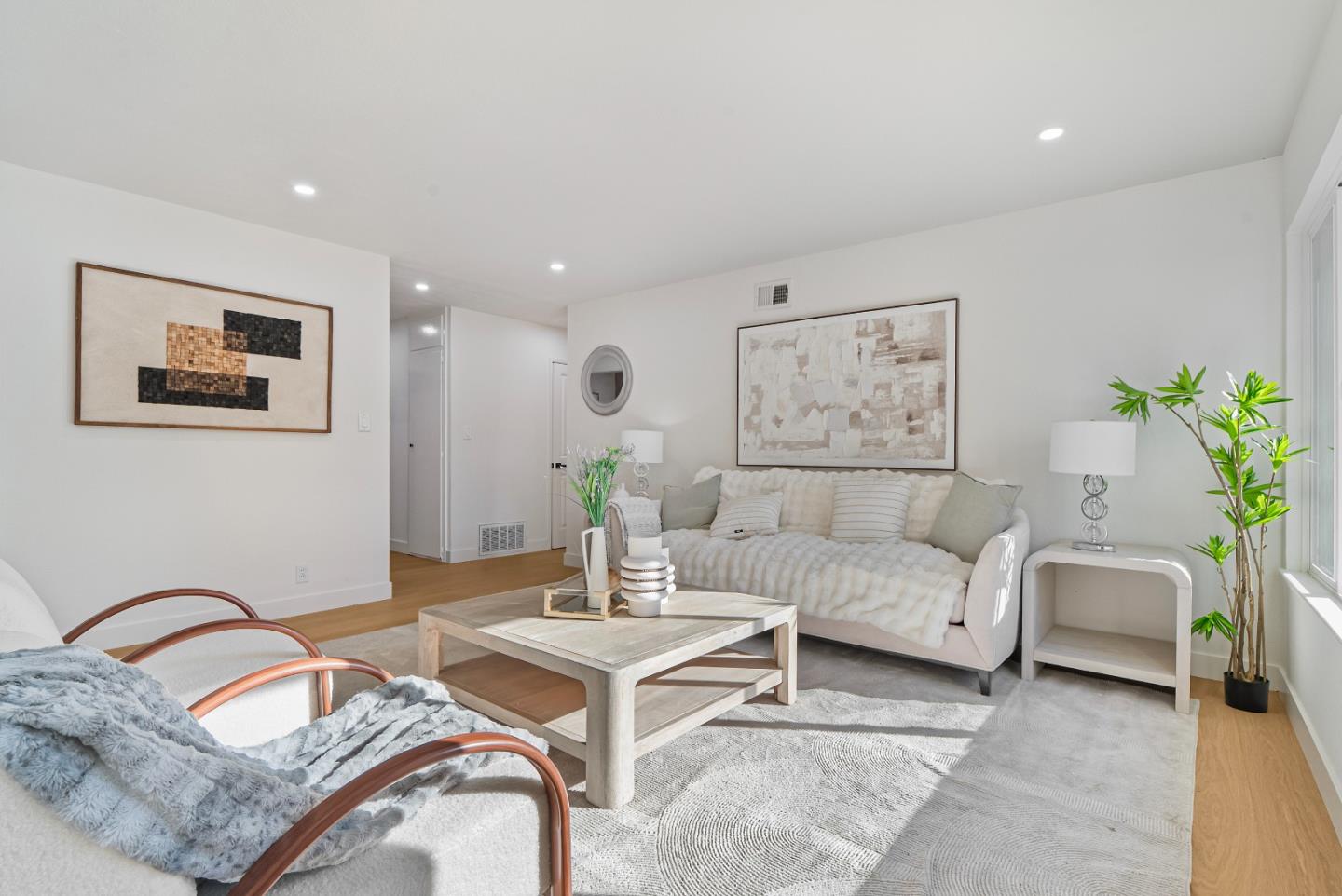 Detail Gallery Image 6 of 39 For 884 San Simeon Dr, Mountain View,  CA 94043 - 4 Beds | 2 Baths