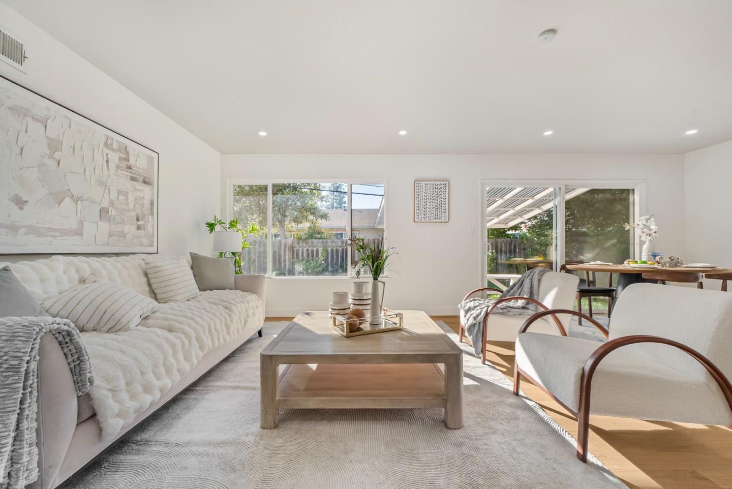 Detail Gallery Image 9 of 39 For 884 San Simeon Dr, Mountain View,  CA 94043 - 4 Beds | 2 Baths