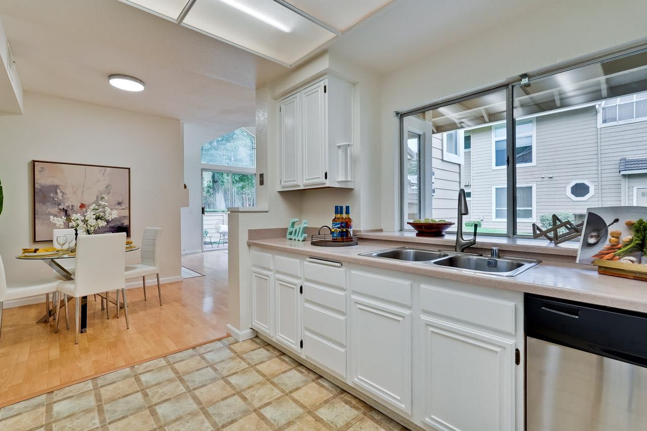 Detail Gallery Image 11 of 33 For 5308 Tacoma Cmn, Fremont,  CA 94555 - 3 Beds | 2 Baths