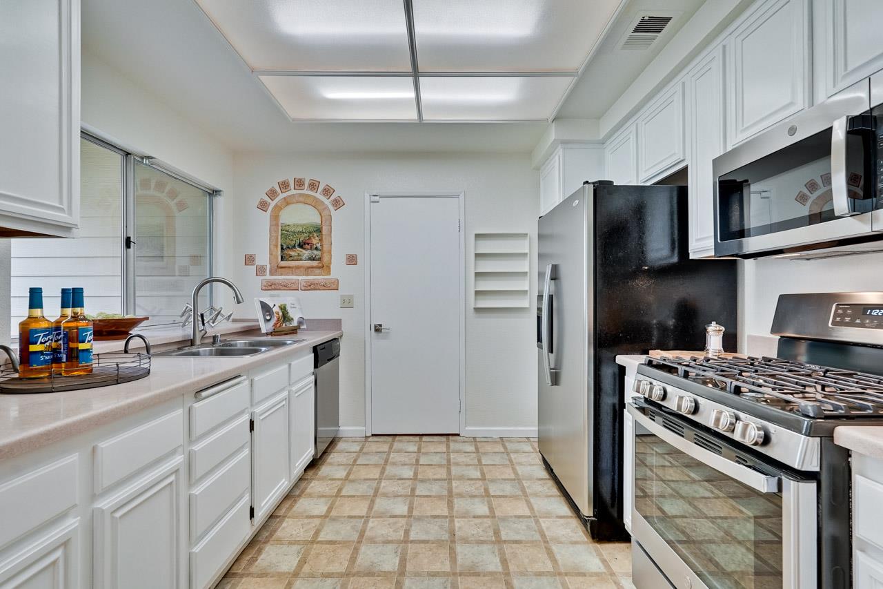 Detail Gallery Image 8 of 33 For 5308 Tacoma Cmn, Fremont,  CA 94555 - 3 Beds | 2 Baths