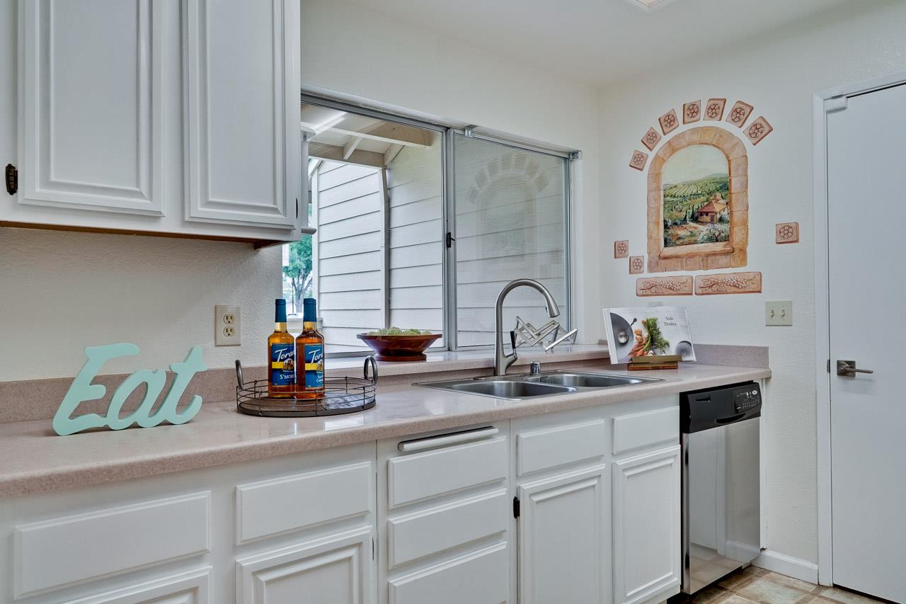 Detail Gallery Image 9 of 33 For 5308 Tacoma Cmn, Fremont,  CA 94555 - 3 Beds | 2 Baths