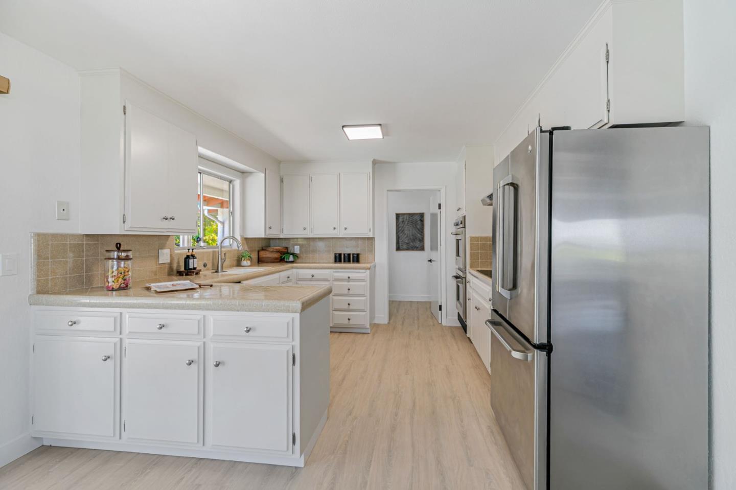 Detail Gallery Image 15 of 34 For 2261 via Maderos, Los Altos,  CA 94024 - 3 Beds | 2 Baths