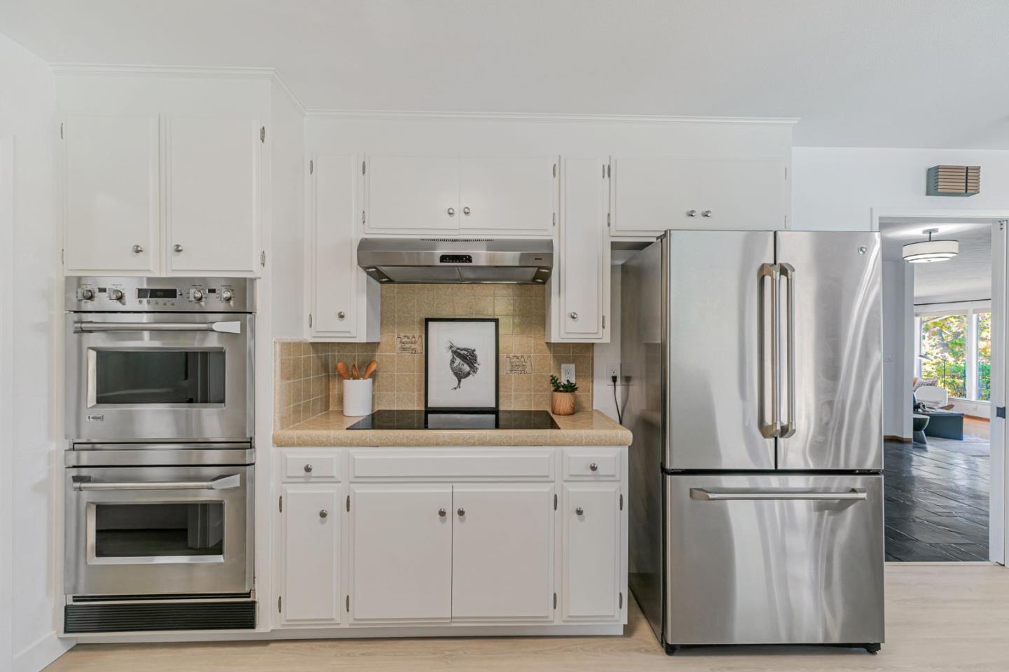 Detail Gallery Image 16 of 34 For 2261 via Maderos, Los Altos,  CA 94024 - 3 Beds | 2 Baths