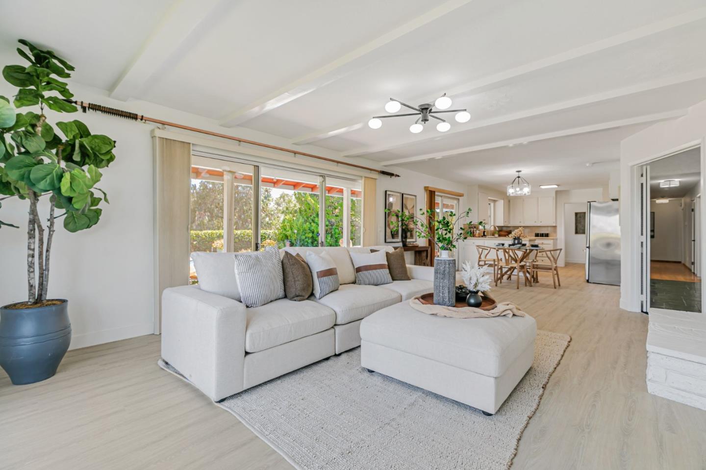 Detail Gallery Image 5 of 34 For 2261 via Maderos, Los Altos,  CA 94024 - 3 Beds | 2 Baths