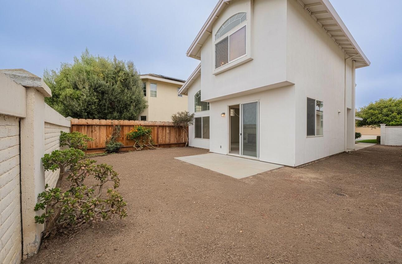 Detail Gallery Image 11 of 32 For 213 Montclair Ln, Salinas,  CA 93906 - 3 Beds | 2/1 Baths