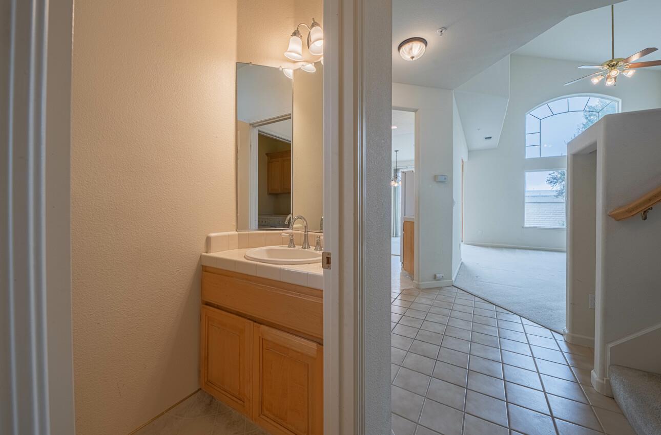 Detail Gallery Image 17 of 32 For 213 Montclair Ln, Salinas,  CA 93906 - 3 Beds | 2/1 Baths
