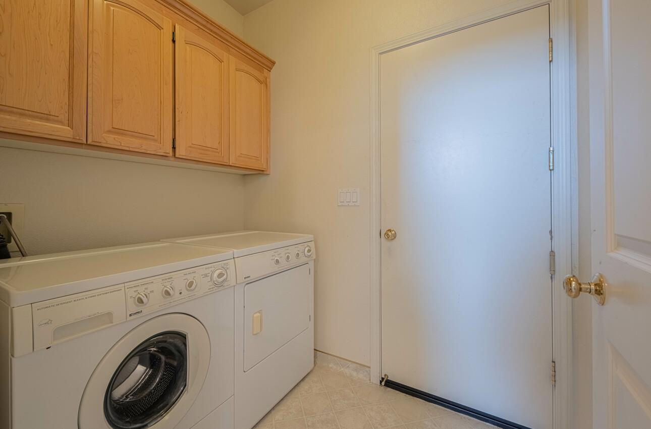 Detail Gallery Image 18 of 32 For 213 Montclair Ln, Salinas,  CA 93906 - 3 Beds | 2/1 Baths
