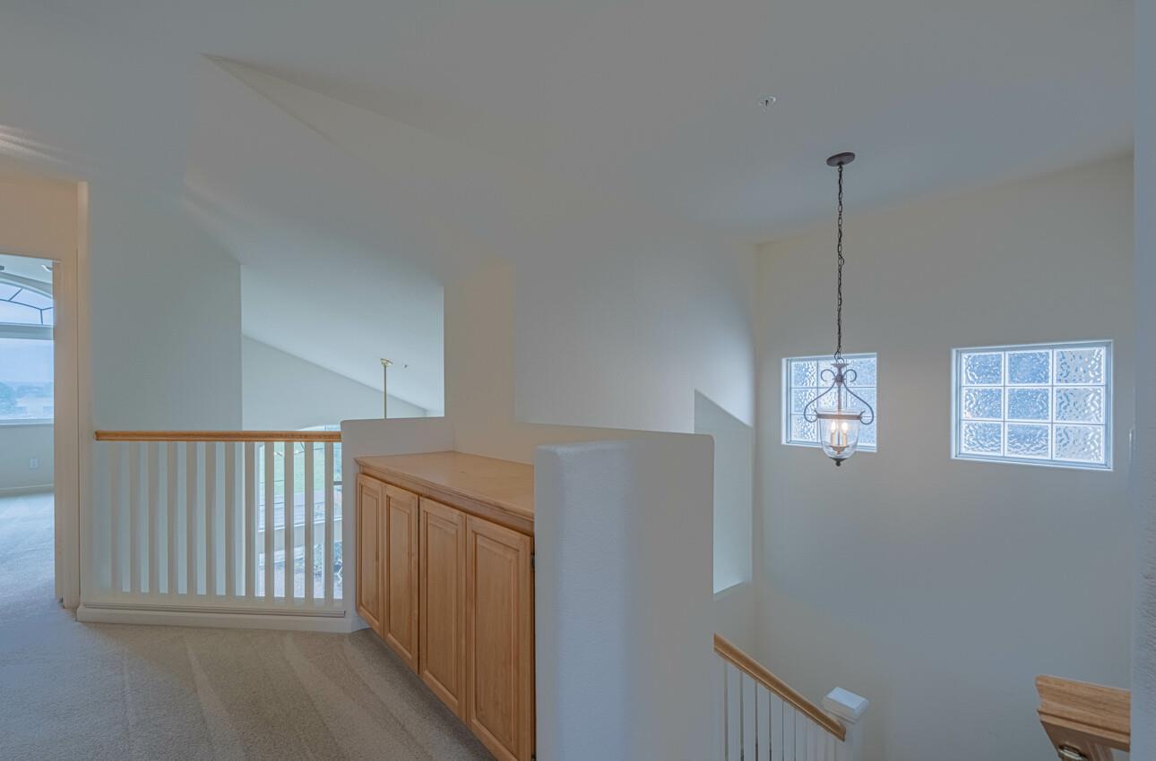 Detail Gallery Image 19 of 32 For 213 Montclair Ln, Salinas,  CA 93906 - 3 Beds | 2/1 Baths