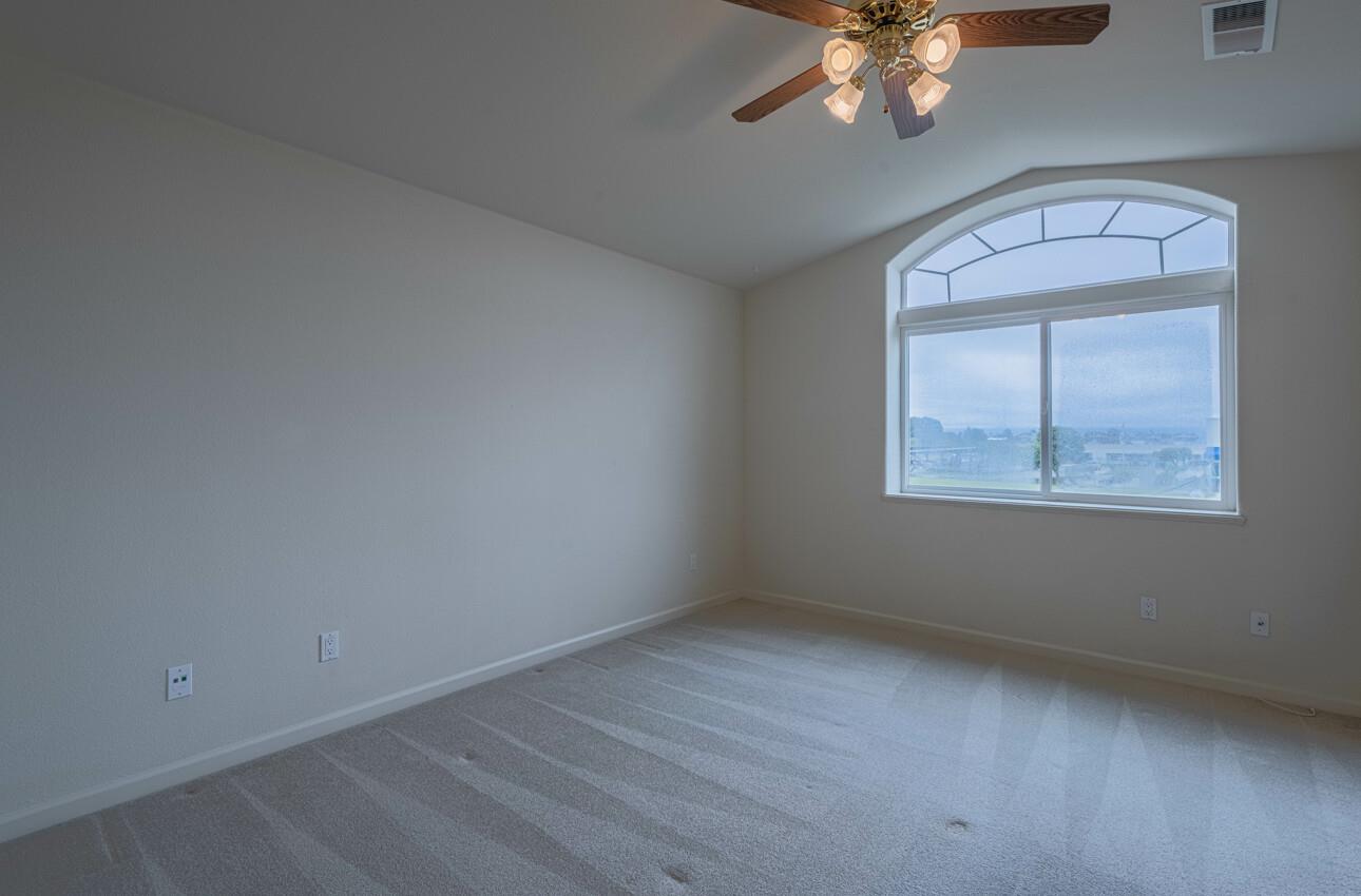Detail Gallery Image 22 of 32 For 213 Montclair Ln, Salinas,  CA 93906 - 3 Beds | 2/1 Baths
