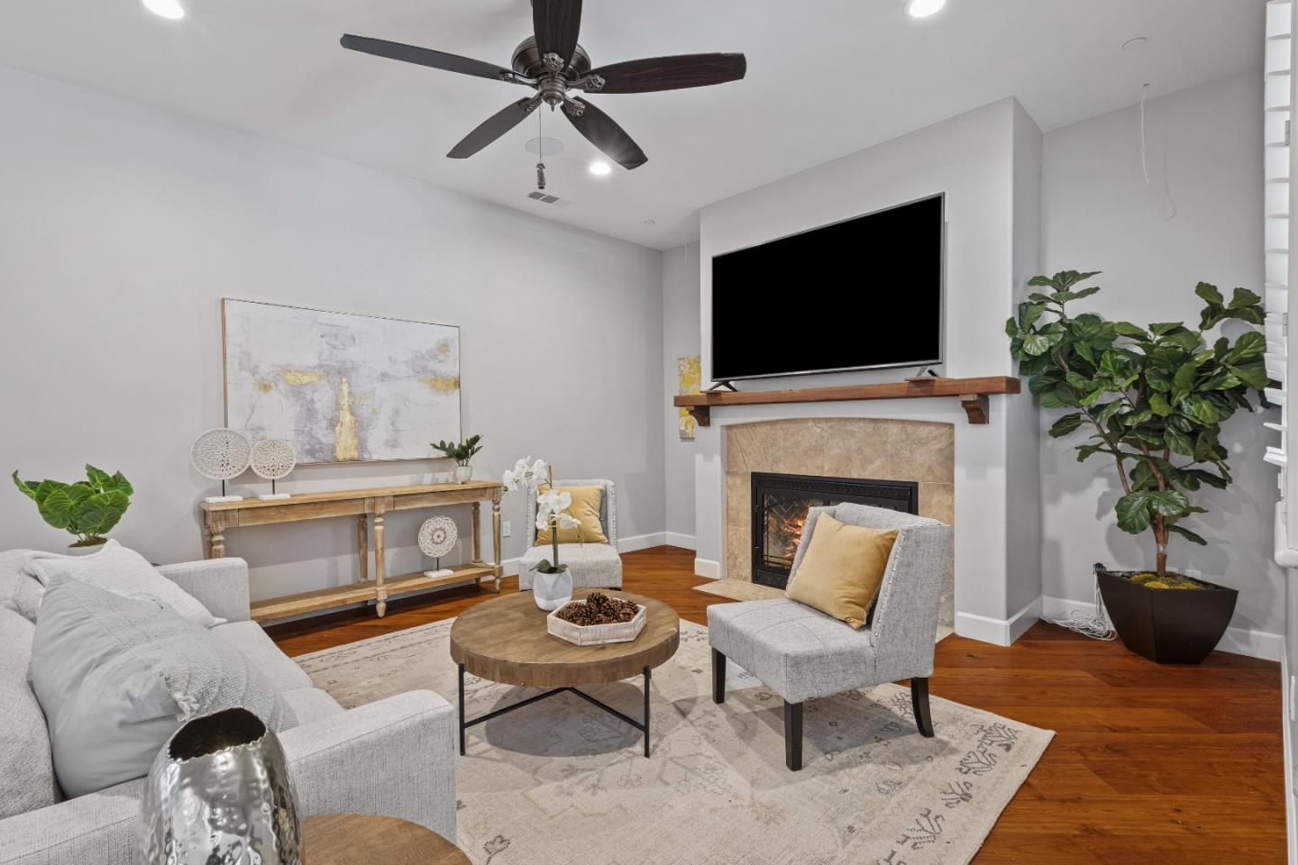 Detail Gallery Image 12 of 75 For 9110 Tea Tree Way, Gilroy,  CA 95020 - 5 Beds | 3/1 Baths