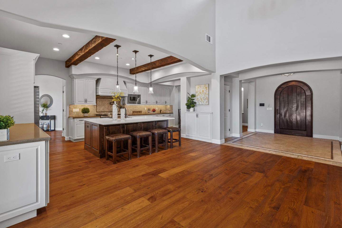 Detail Gallery Image 14 of 75 For 9110 Tea Tree Way, Gilroy,  CA 95020 - 5 Beds | 3/1 Baths
