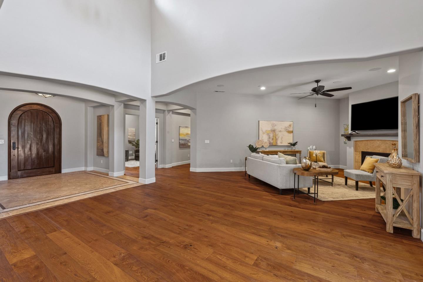 Detail Gallery Image 15 of 75 For 9110 Tea Tree Way, Gilroy,  CA 95020 - 5 Beds | 3/1 Baths