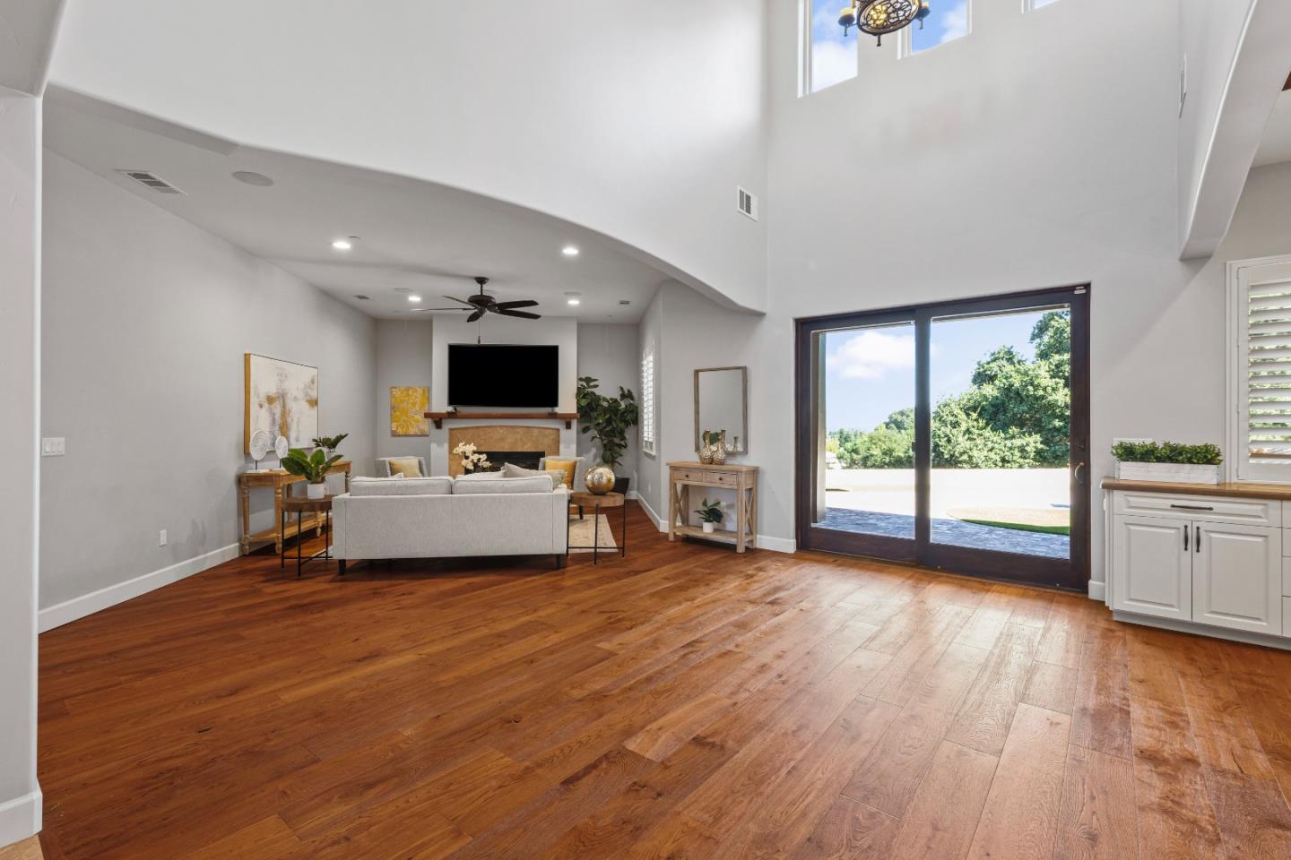 Detail Gallery Image 16 of 75 For 9110 Tea Tree Way, Gilroy,  CA 95020 - 5 Beds | 3/1 Baths