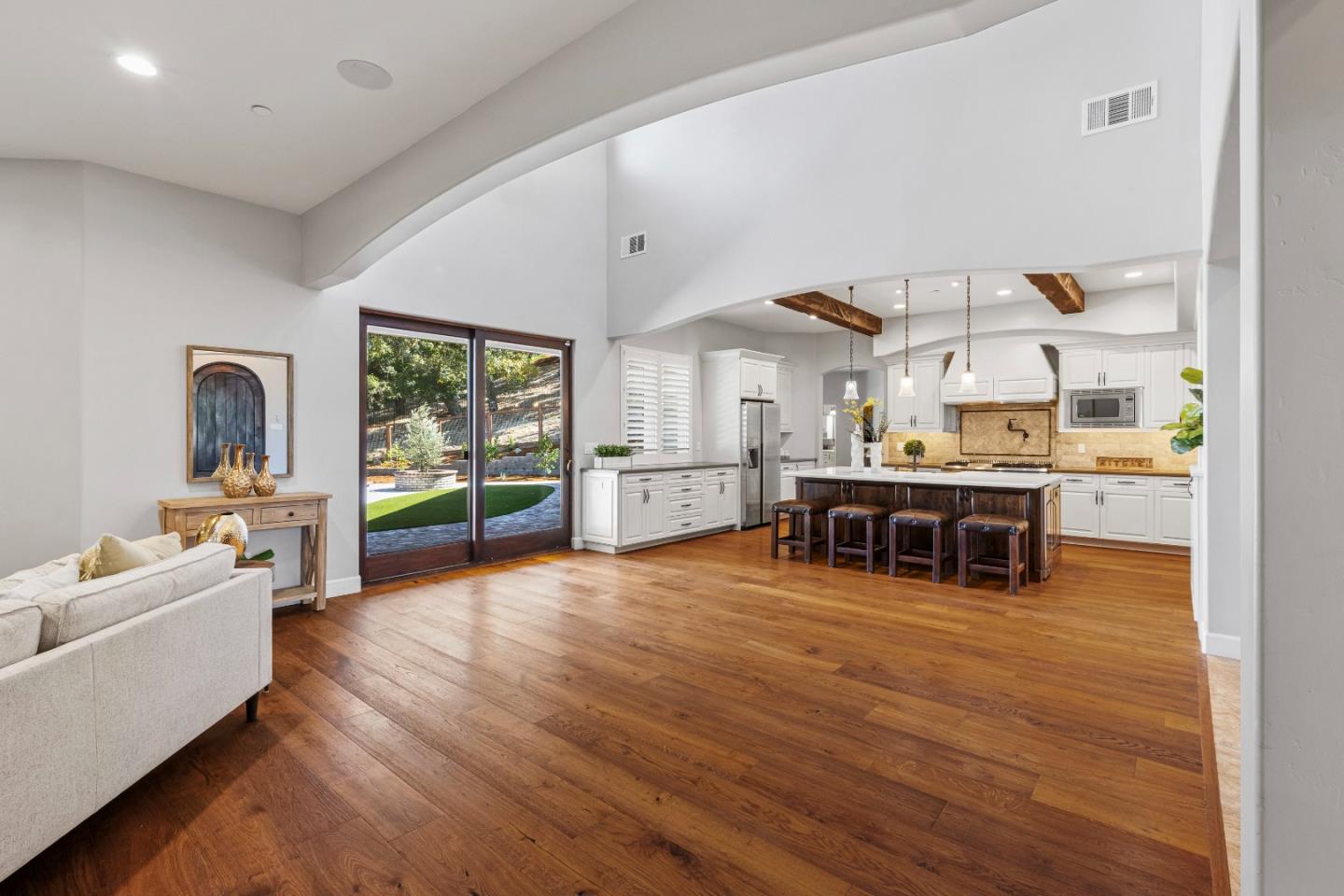 Detail Gallery Image 17 of 75 For 9110 Tea Tree Way, Gilroy,  CA 95020 - 5 Beds | 3/1 Baths