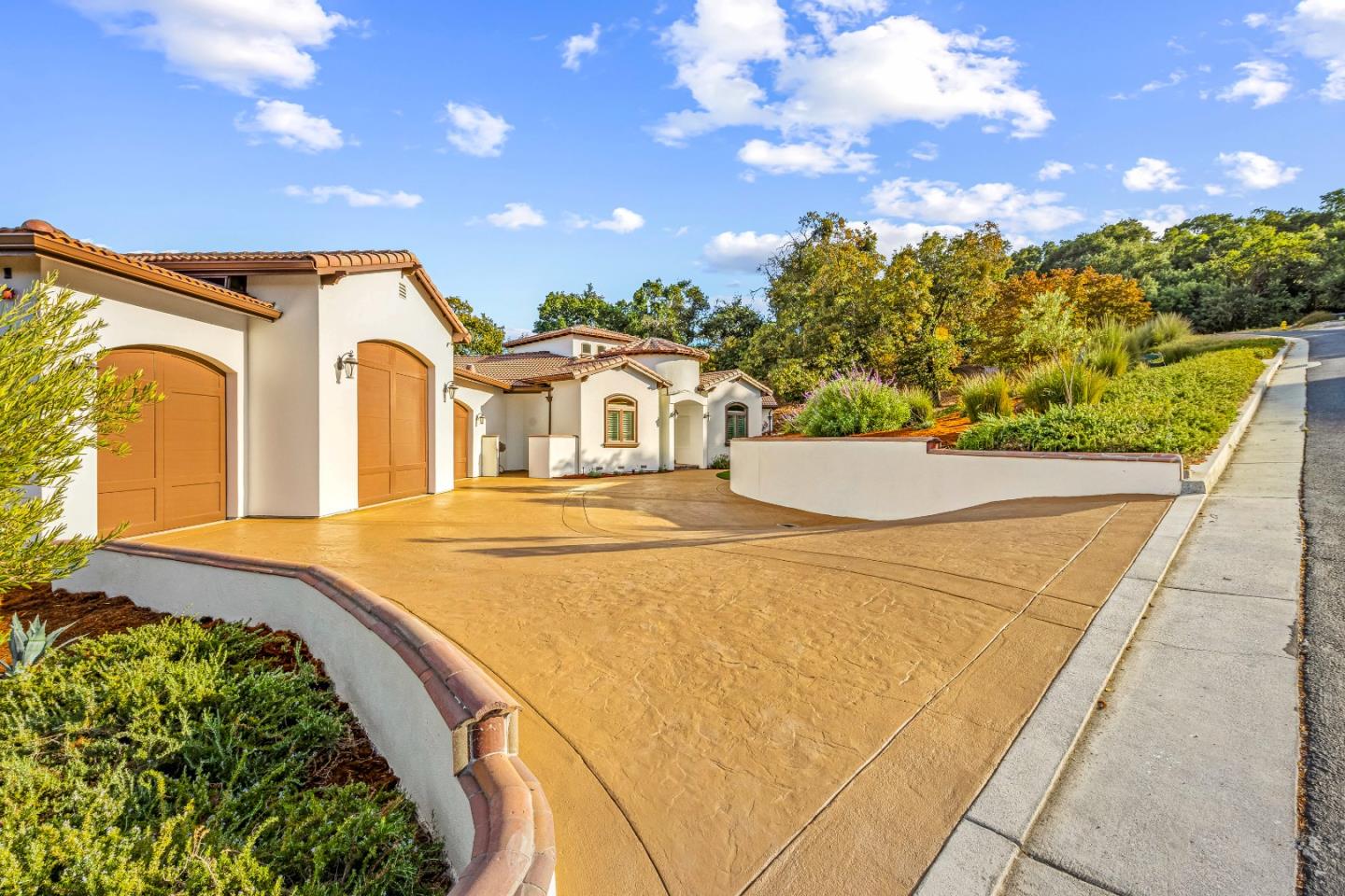 Detail Gallery Image 5 of 75 For 9110 Tea Tree Way, Gilroy,  CA 95020 - 5 Beds | 3/1 Baths