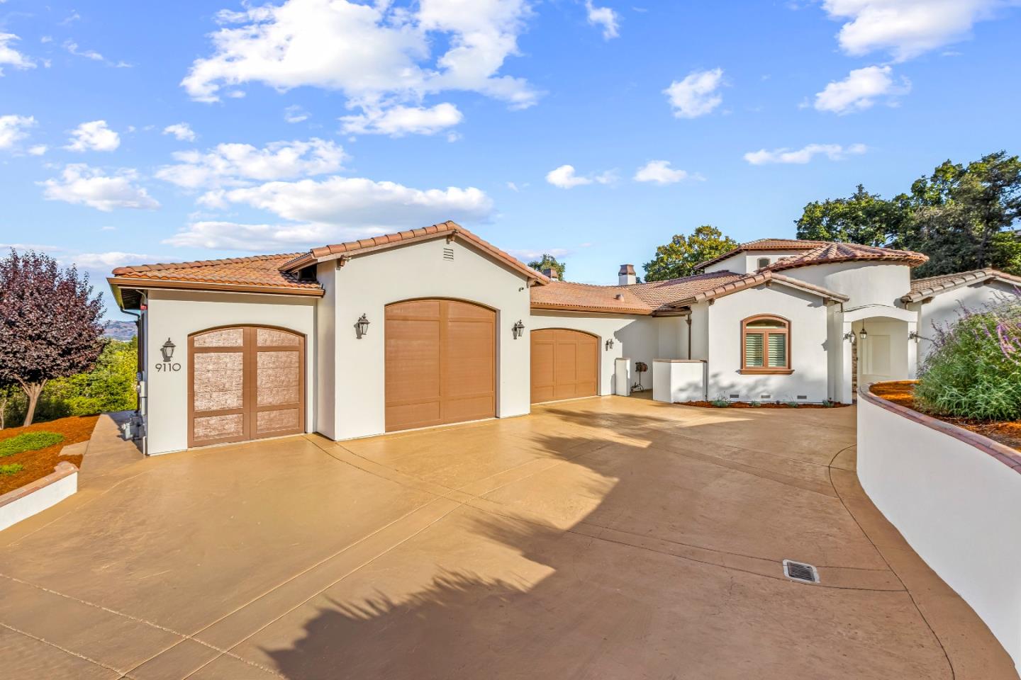 Detail Gallery Image 6 of 75 For 9110 Tea Tree Way, Gilroy,  CA 95020 - 5 Beds | 3/1 Baths