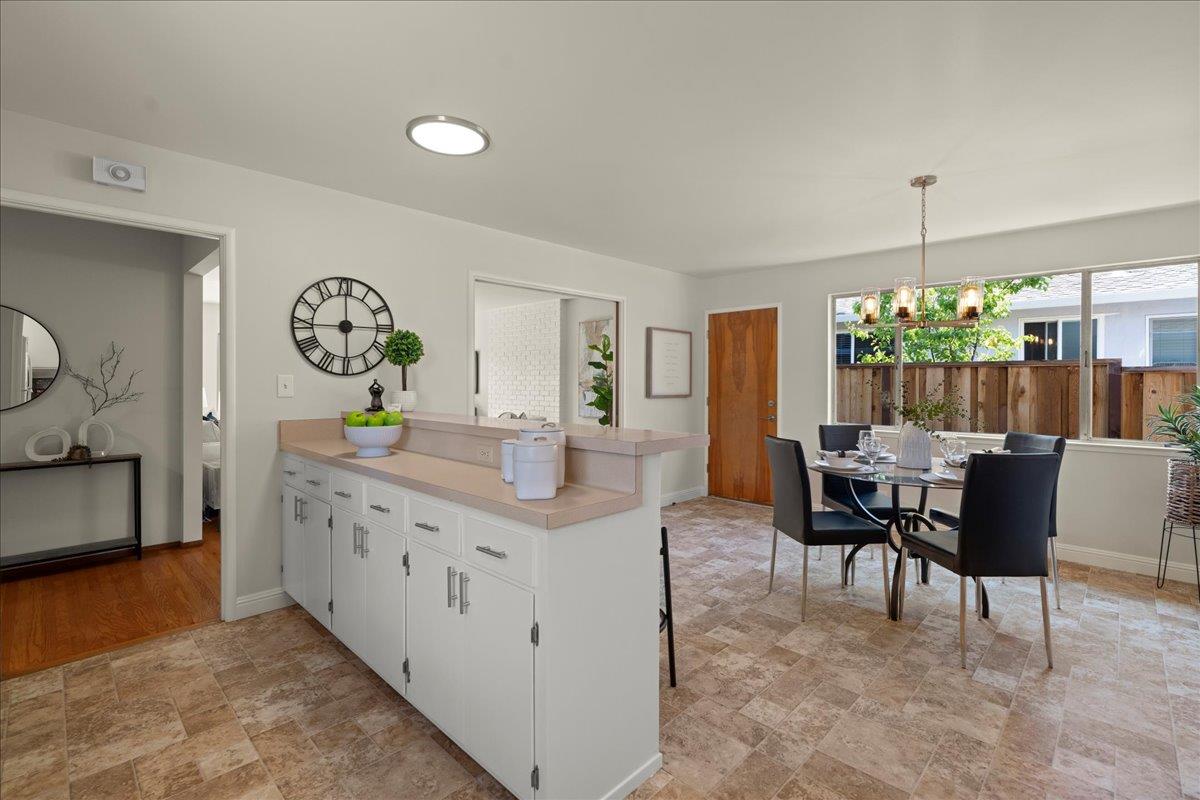 Detail Gallery Image 12 of 25 For 562 Dublin Way, Sunnyvale,  CA 94087 - 4 Beds | 2 Baths