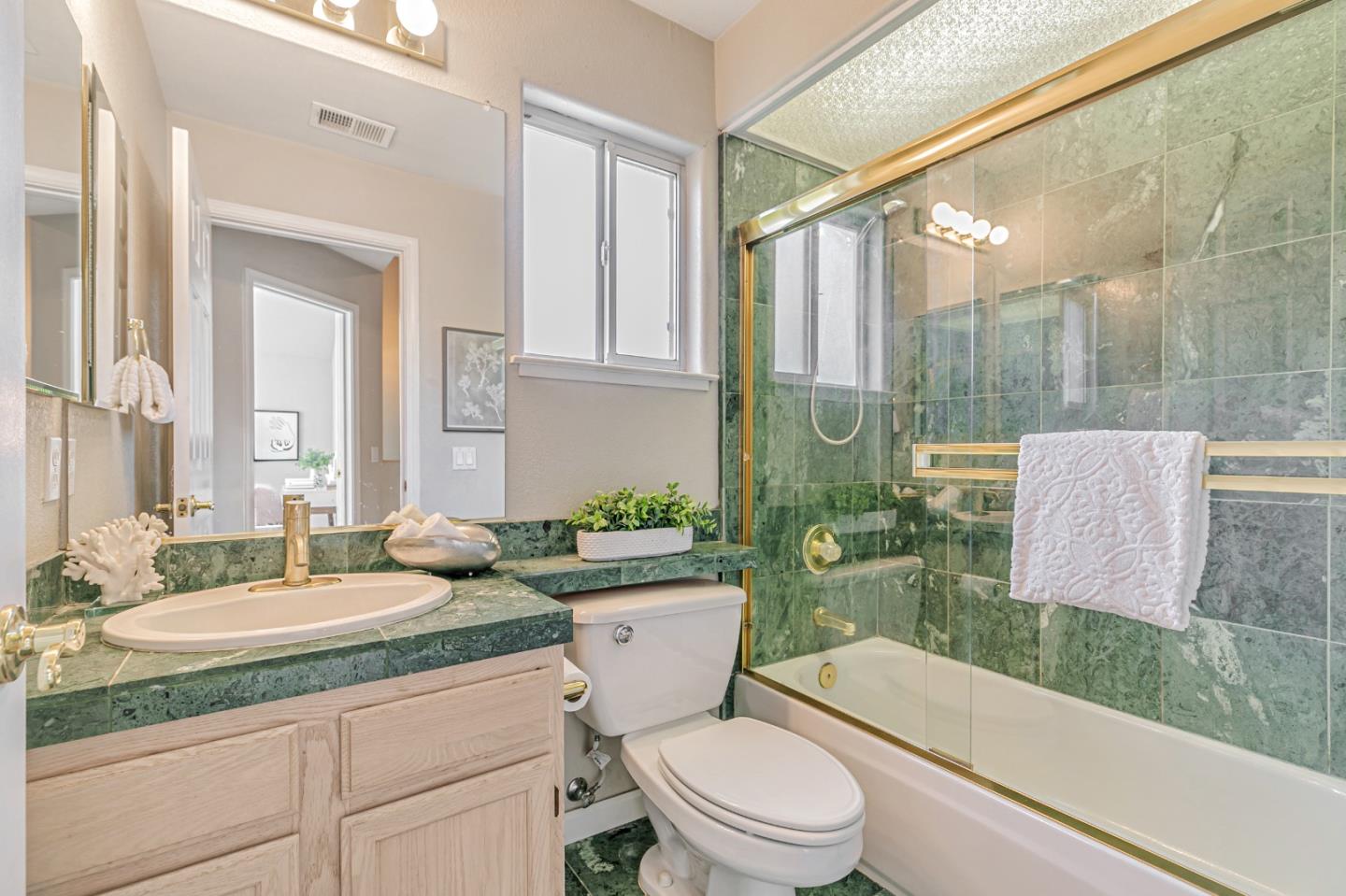 Detail Gallery Image 10 of 12 For 283 Esther Ave, Campbell,  CA 95008 - 3 Beds | 3 Baths