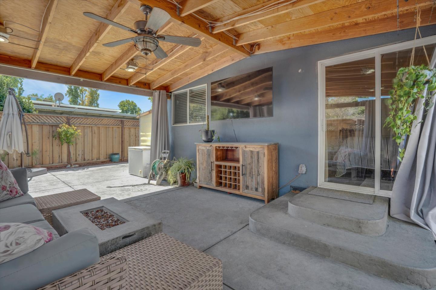 Detail Gallery Image 22 of 29 For 1430 Hill Ave, Menlo Park,  CA 94025 - 3 Beds | 1 Baths
