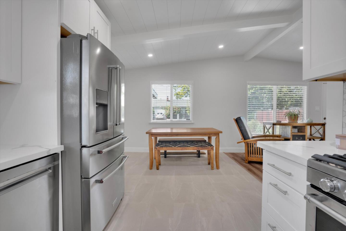 Detail Gallery Image 9 of 29 For 1430 Hill Ave, Menlo Park,  CA 94025 - 3 Beds | 1 Baths