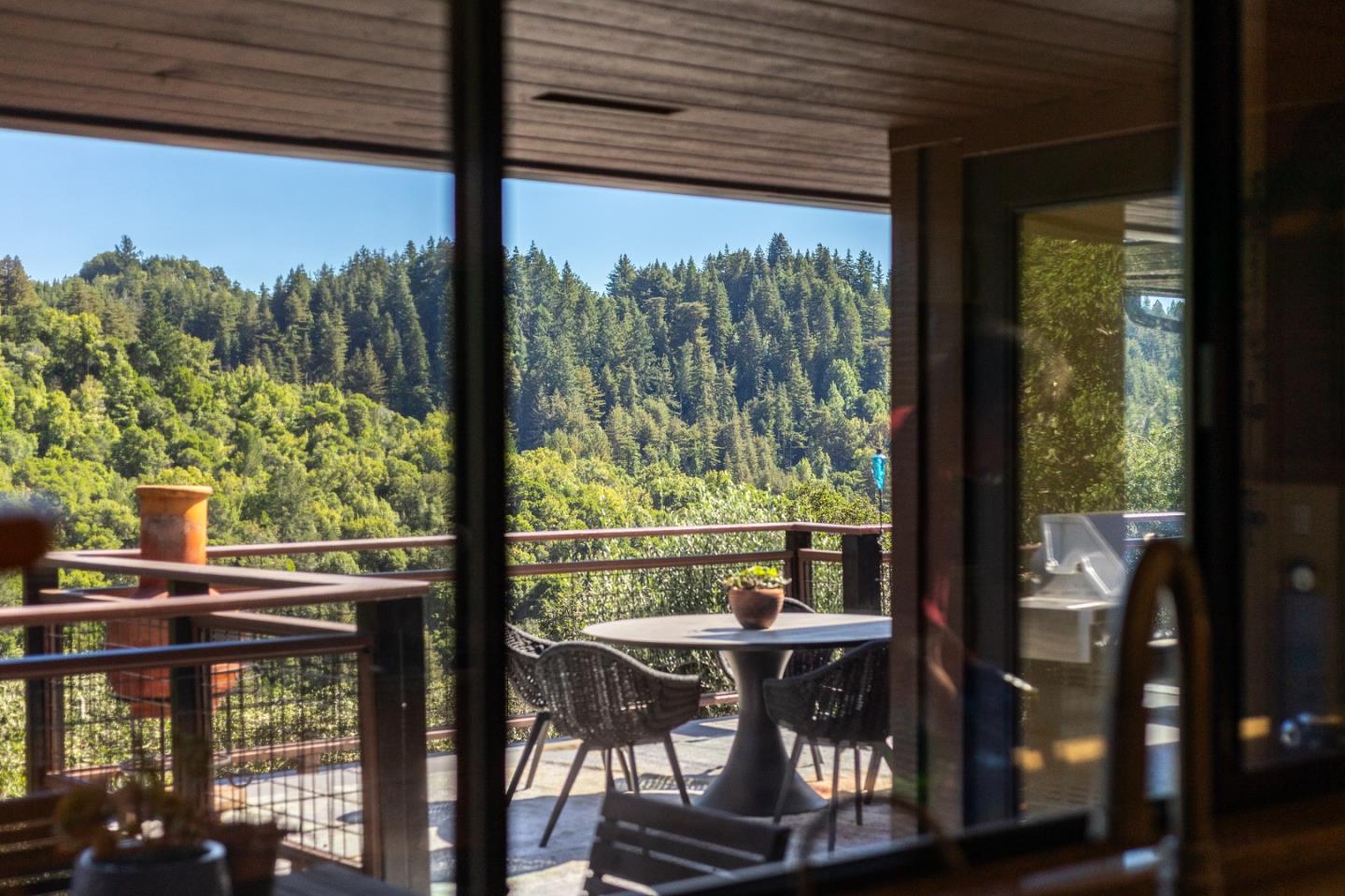 Detail Gallery Image 17 of 51 For 252 Fast Ln, Santa Cruz,  CA 95065 - 4 Beds | 3/1 Baths
