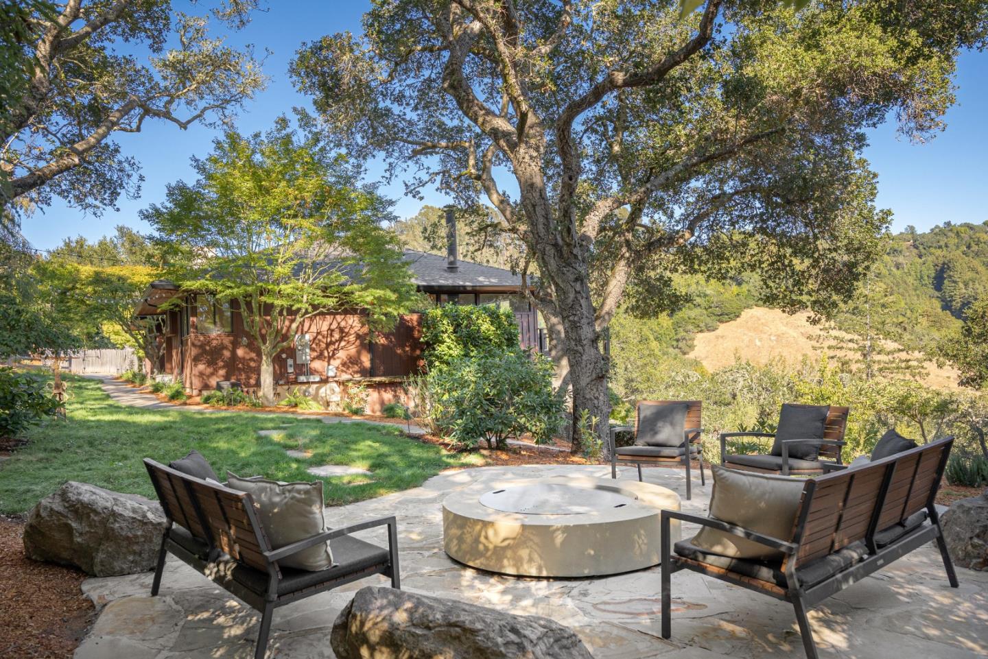 Detail Gallery Image 28 of 51 For 252 Fast Ln, Santa Cruz,  CA 95065 - 4 Beds | 3/1 Baths