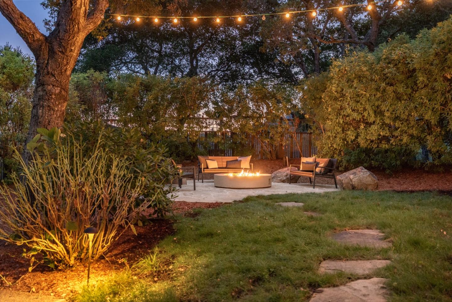 Detail Gallery Image 9 of 51 For 252 Fast Ln, Santa Cruz,  CA 95065 - 4 Beds | 3/1 Baths
